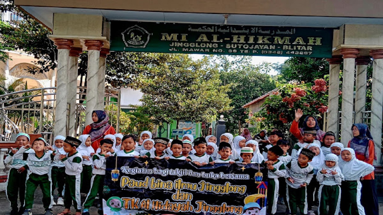 Mengenalkan Ajaran Agama Kepada Anak Usia Dini dengan Pondok Ramadhan di TK AL Hidayah Jingglong dan Paud Bina Ilmu