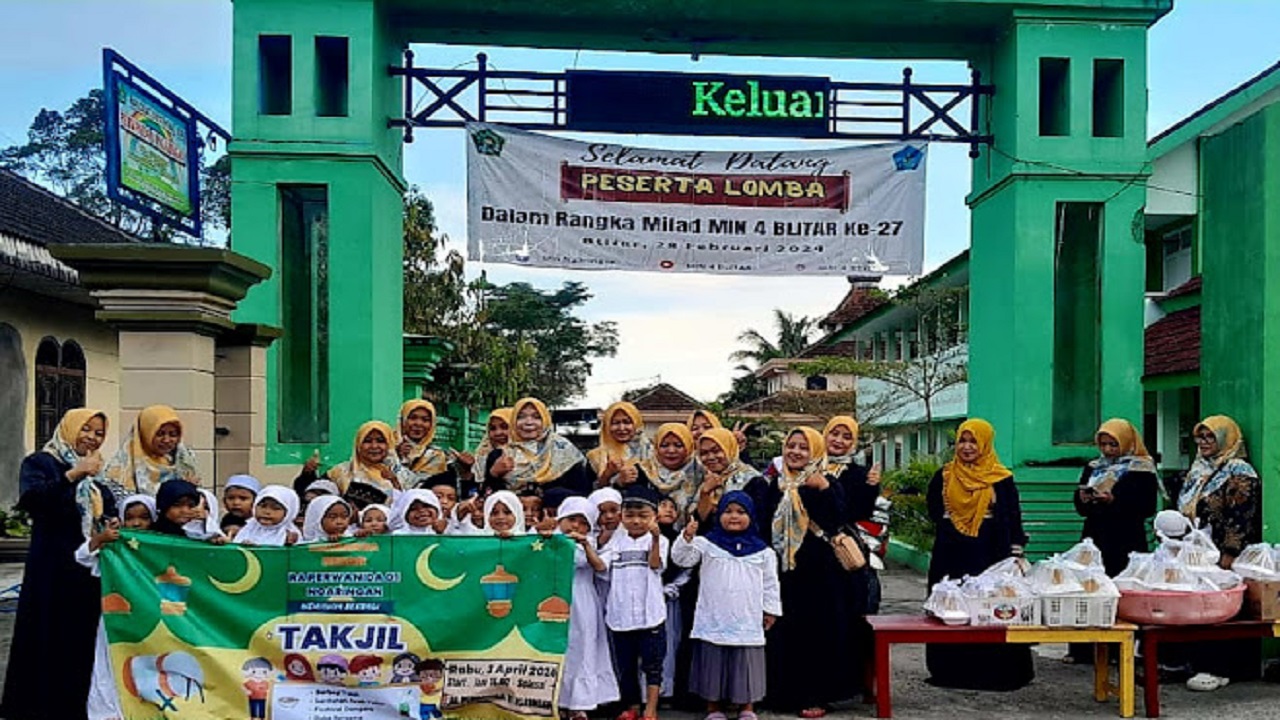 Ramadhan Kareem: Indahnya berbagi di RA Perwanida 01 Ngaringan