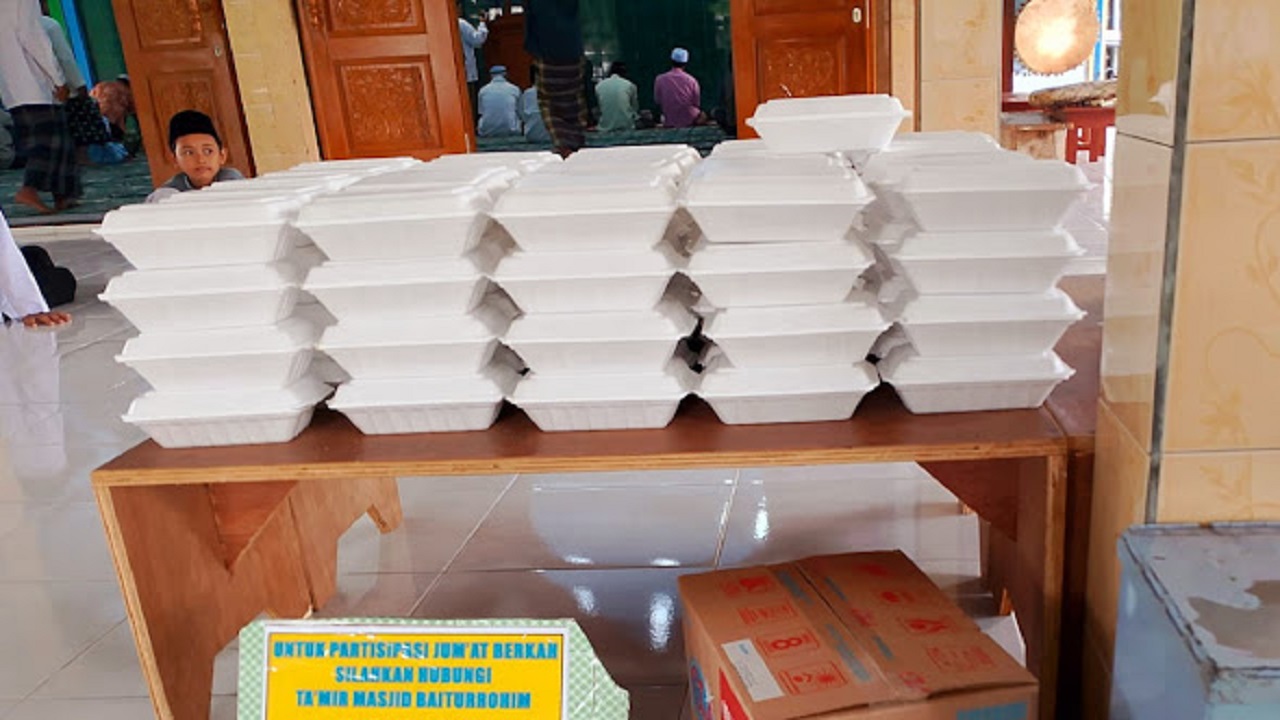Upaya Memakmurkan Masjid: Masjid Baitur Rohim Sanankulon Gelar Program 'Jumat Berkah'
