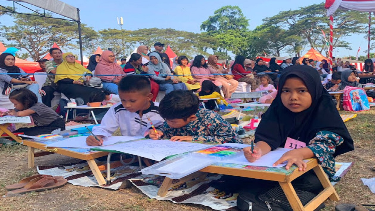 Lomba Mewarnai dan Menggambar di Lapangan SMA 1 Kota Blitar Sukses Diikuti 265 Peserta