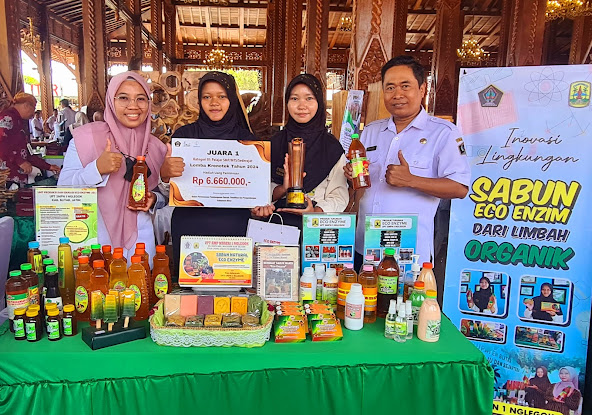 Kembali Mendapatkan Prestasi, Kini UPT SMPN 1 Nglegok Optimis Menuju Sekolah Adiwiyata Mandiri