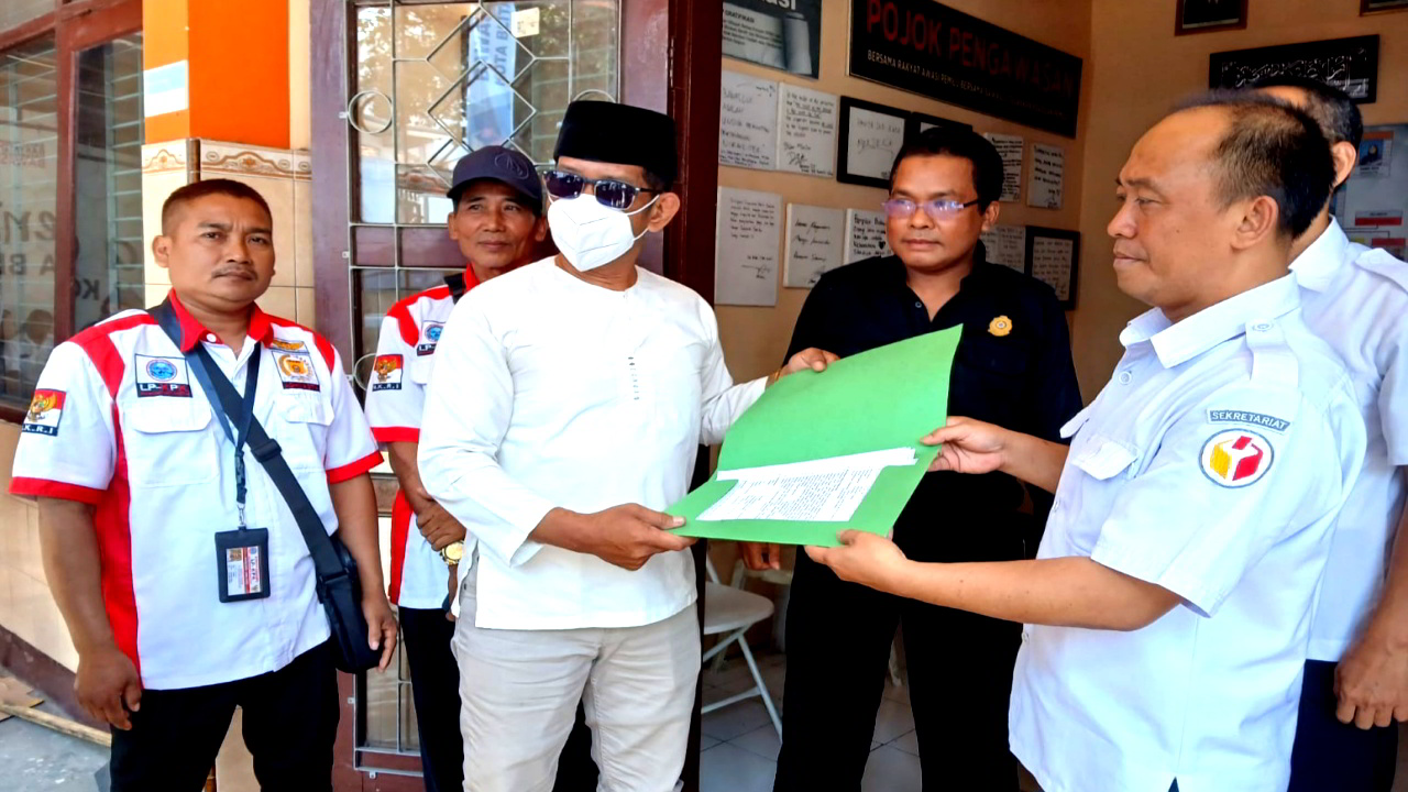 Warga Kota Blitar Laporkan Lima Komisioner KPU ke Bawaslu, Atas Dugaan Pelanggaran PKPU