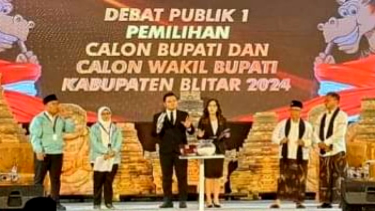 Pasangan Rini-Ghoni Unggul dalam Debat Publik Perdana Pilbup Blitar 2024, Pengamat Politik: Lebih Matang dan Berbasis Data
