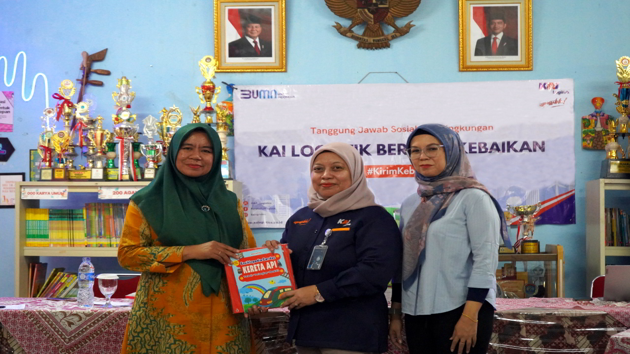 Tingkatkan Literasi, KAI Logistik Salurkan Lebih dari 1.000 Buku