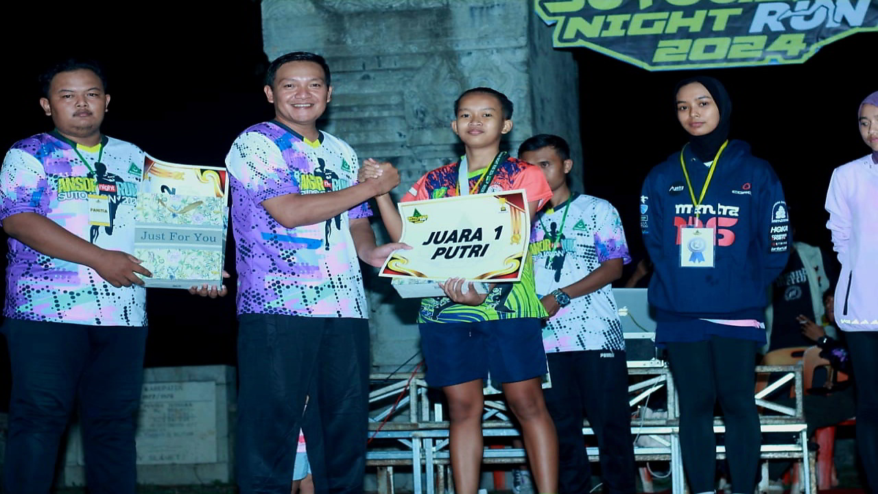 Tahta Kirana Kalila Safa, Remaja Kediri yang Raih Juara 1 Lari 4,9K di Night Run Ansor Sutojayan
