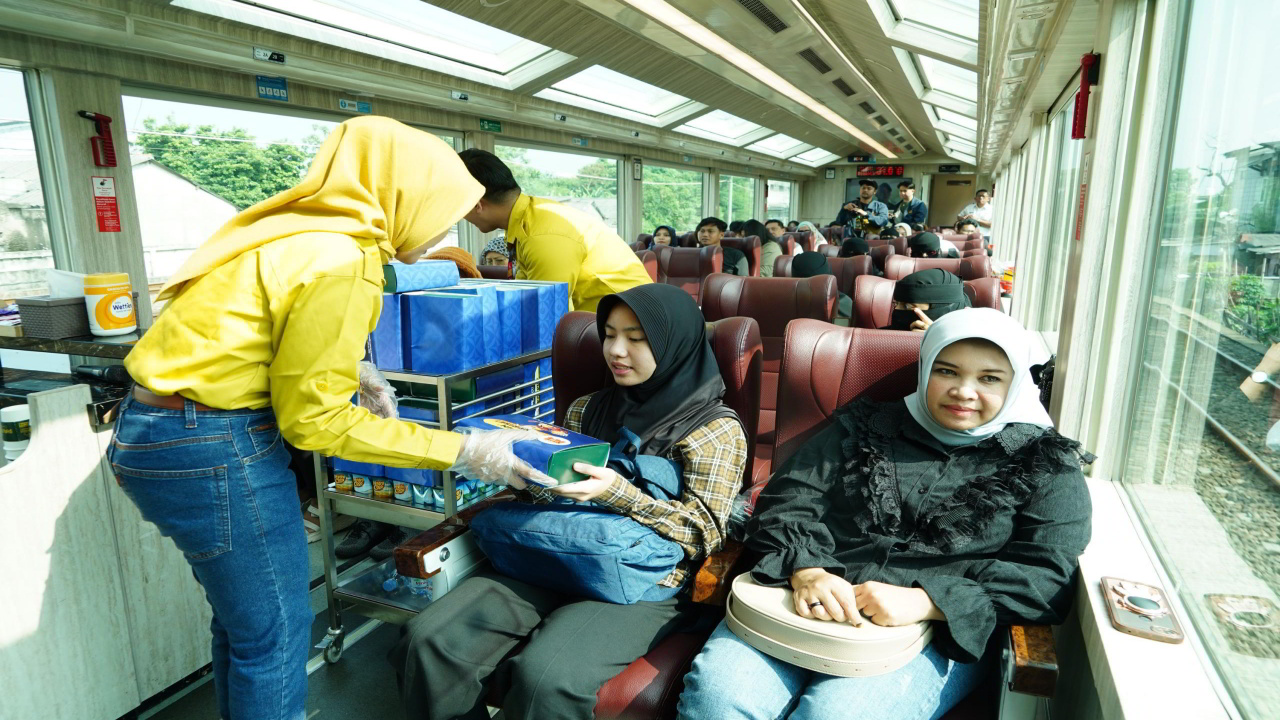 Kereta Api Pariwisata